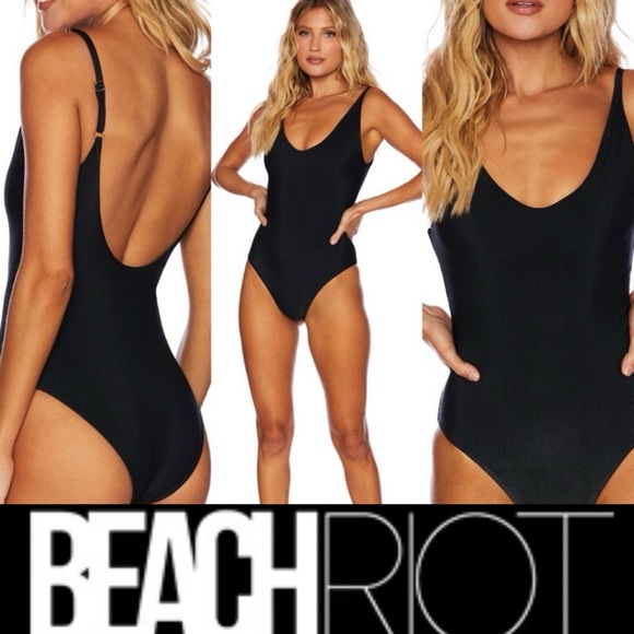 NWOT Reese Rib One-Piece SwimsuitBeach Riot Size Medium